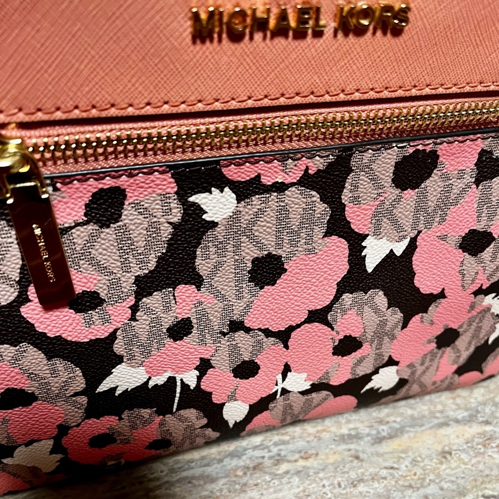 NWOT Michael Kors gorgeous bag - Picture 8 of 16